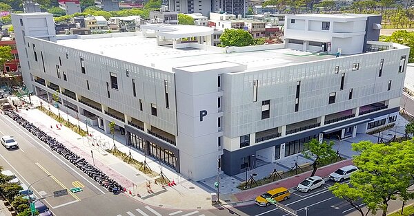 龜山區文二立體停車場完工正式啟用。圖/桃園市政府提供