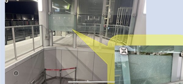 台中捷運綠線車站帷幕玻璃3年破裂47片，議員要求中捷應延長保固期。圖／張耀中提供