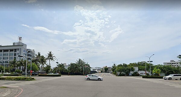 國家住都中心持續在全國興辦社會住宅,將於台東推動「寶桑好室」社會住宅新建統包工程,預計2026年完工,將提供約98戶社宅。圖/google map