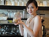 簡沛恩千萬開義式餐廳　卡位美食戰區吸人氣