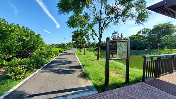 月津港公18水岸步道榮獲建築園冶獎。圖／台南市府提供