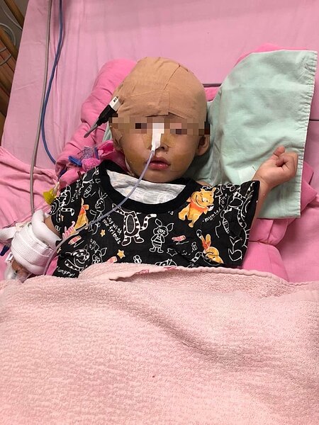 台中市易姓男童年僅1歲10個月大,4月下旬疑似遭夏姓保母施虐。圖/翻攝自男童父親臉書