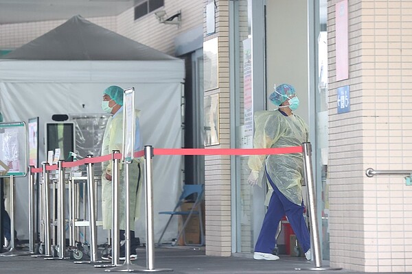 新北聯醫副院長王祖琪直言,醫院沒有居隔、居檢及自主防疫者的名單,如何判斷來用視訊門診的身份。圖/聯合報資料圖