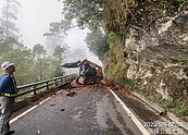 梅雨釀災　石碇中橫土石流　南橫預警封閉