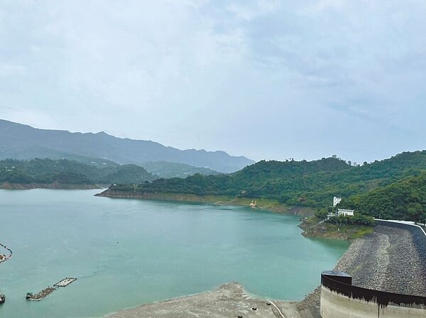 今年首波梅雨鋒面報到,曾文水庫蓄水量獲甘霖挹注。水利署南區水資源局提供/張毓翎台南傳真