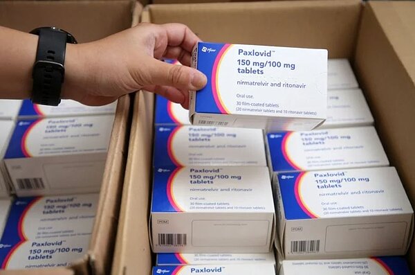 目前僅有3類人經醫師判定才能獲取口服抗病毒藥物，但有醫師指出，化痰藥NAC可減少4成死亡率，且全台數量充足。圖／聯合報系資料照