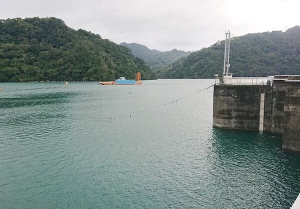 今年第一波梅雨來臨，石門水庫水位回升到244.27公尺接近滿水位。圖／北水局提供