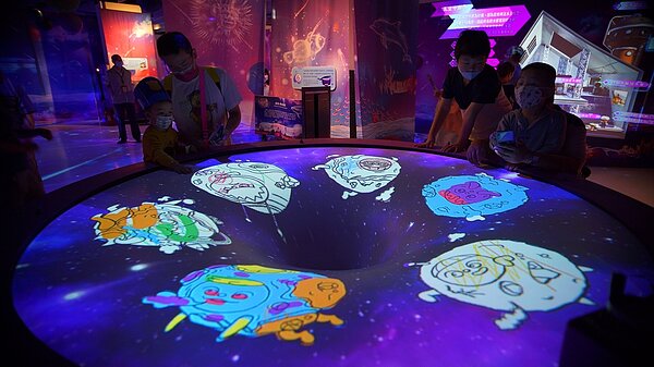 天文科學教育館採用最新的光影沉浸式體驗。圖/文化局提供