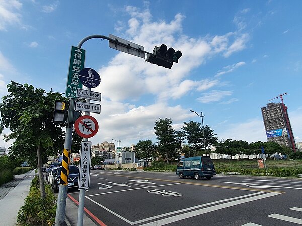 台中東區干城區域「六期商業特區」招標成果亮眼,進駐產業包括秀泰影城、全聯實業、福容開發、煙波飯店、南山人壽等,也帶動房市發展。圖/業者提供