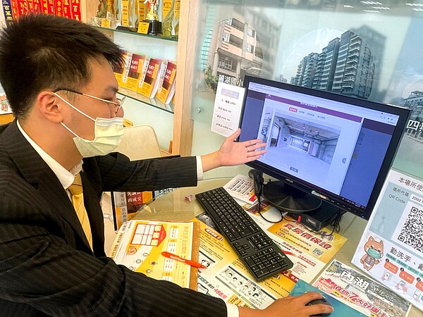 消費者如要避免遭到黑心仲介坑殺,羅傑建議消費者多方比較房仲業者提供的成交行情資訊,並注意資訊是否有缺漏、或是選擇性呈現的跡象。圖/永慶房產集團提供