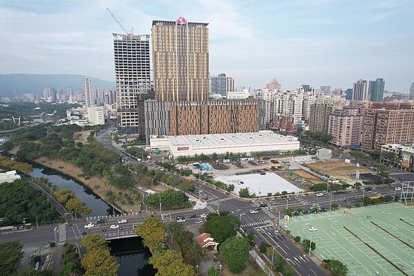 高雄凹子底商業地標售。圖／世邦魏理仕提供