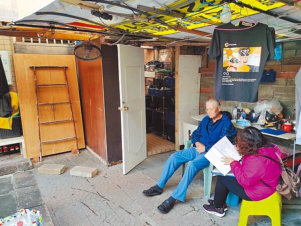 原民局針對弱勢原住民急難救助訪視。(桃園市政府原民局提供/陳夢茹桃園傳真)