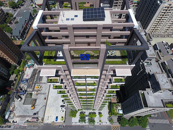 高雄市工務局啟動「高雄厝4.0計畫 」，要求加強通風及危老設計提升居住環境。圖／高市工務局提供