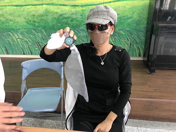 家屬質疑119救護車上「甦醒球無法充氣」。記者周宗禎/攝影