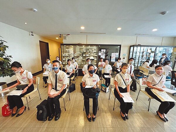 台灣虎航重啟空服員招募,昨日有逾1000名考生參加初試甄選,到考率將近9成,錄取者將於下半年分批報到受訓。圖/虎航提供