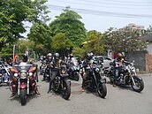 大型重機爭路權　盼試行國道10