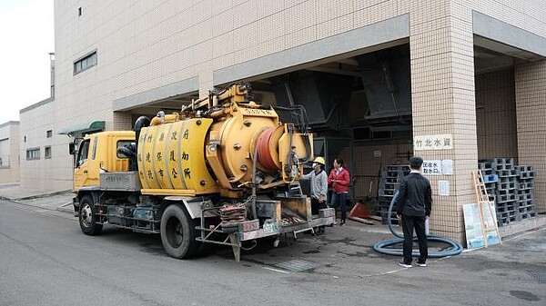 竹北水資中心回饋金住戶過世都沒領到,竹縣府承諾專簽一次發放。圖/新竹縣工務處提供