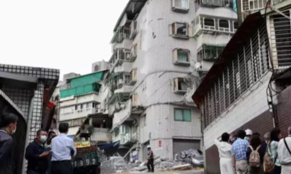 台北市文山區興隆路三段255巷的再興社區，今年3月發生女兒牆崩落意外。圖／聯合報資料照