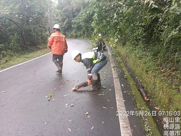 南橫公路明天預警性封閉。圖/甲仙工務段提供