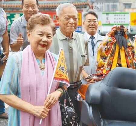 柯媽何瑞英驚傳於21日在家中摔倒,疑頭部有撞擊點,造成腦部出血等情形,在加護病房醫治觀察4天後,已於25日出院返家休養。(本報資料照片)