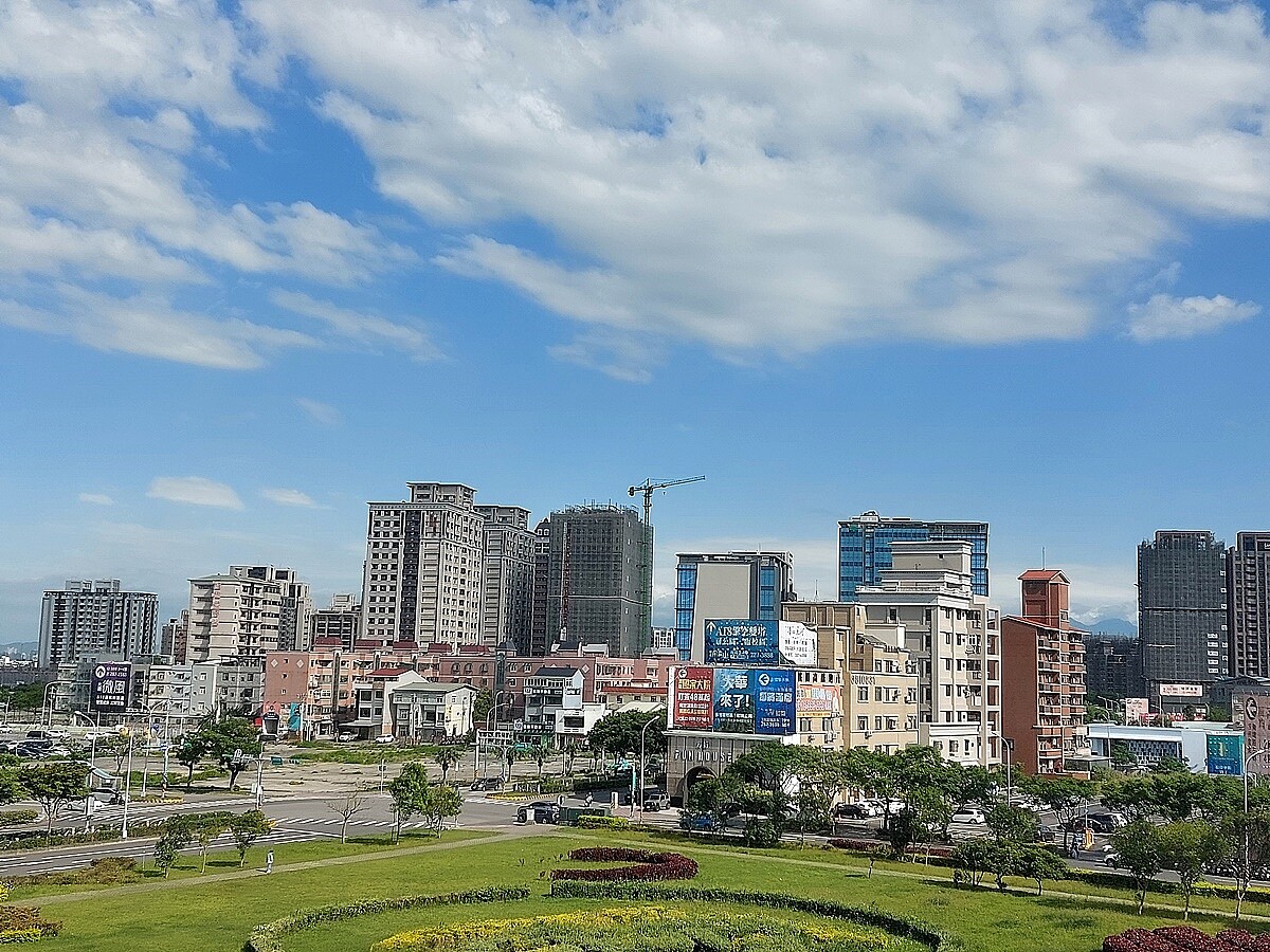 當房仲很好賺? 他舉客戶2故事:每天精進學習 有房市業者統計青埔一些路段「賣壓」不小,甚至出現0成交的情況;在地資深房仲觀察,並沒有如統計這麼「誇張」。圖/好房網News記者林和謙/攝