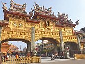 宮廟大方送　屏東打莫德納爽領500元