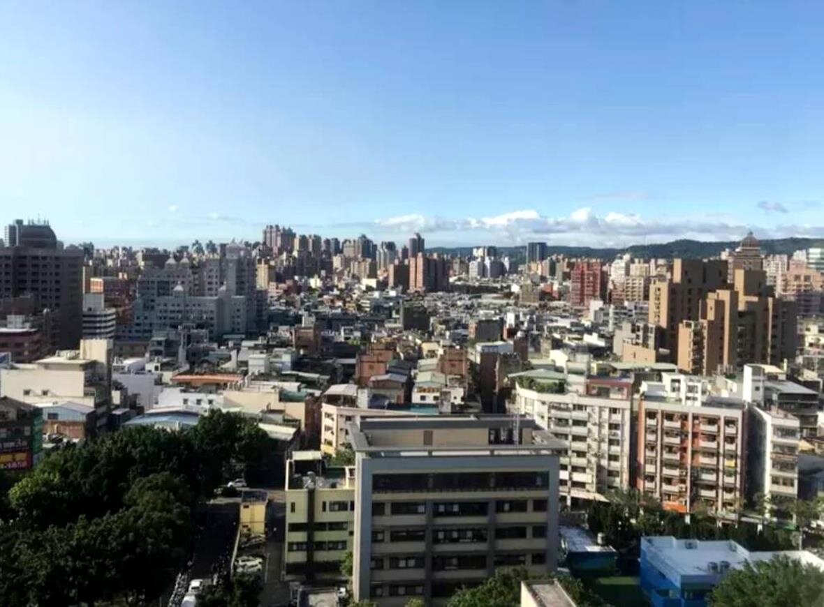 桃園市地方稅務局研議修正房屋稅徵收率自治條例,考慮非自住持有囤房6戶以上每戶課徵3.6%。記者陳俊智/攝影