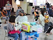 屏東祭出「打疫苗送500現金」　網轟動：高鐵票買好了！