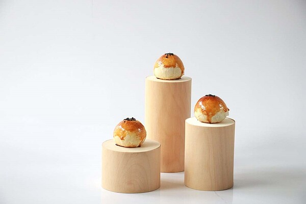 陳耀訓蛋黃酥雖使用拓元售票系統,但再度引爆搶購人潮。圖/擷取自陳耀訓·麵包埠 YOSHI BAKERY粉絲頁