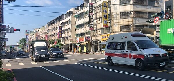 高雄4路口試辦優先通行號誌。圖／高雄市交通局提供