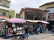 大林蒲遷村沒下文　屋壞修不修？