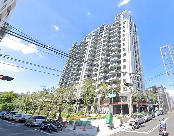 「仁發兩廳院」建案稱「戶戶衛浴皆開窗」、「全部衛浴皆開窗」,但公平會調查發現實際情況與建設公司宣傳不符,處仁發建築公司新台幣30萬元罰鍰。圖/擷自Google Maps