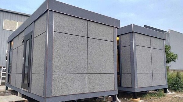 有業者發出「移動式豪宅」7坪要價49.5萬。圖/翻攝自大台北租屋網,房東盡量PO臉書