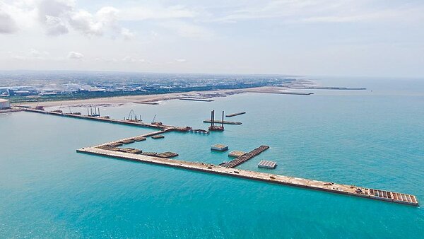 中油位在觀塘的第三天然氣接收站已經完成35％工程。圖／中油提供
