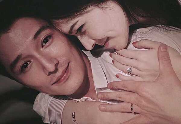 許瑋甯與邱澤結婚了！兩人曬照曝婚戒。圖／截自許瑋甯instagram