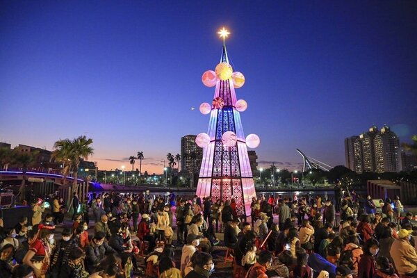 河樂廣場耶誕樹。圖／台南市觀旅局提供