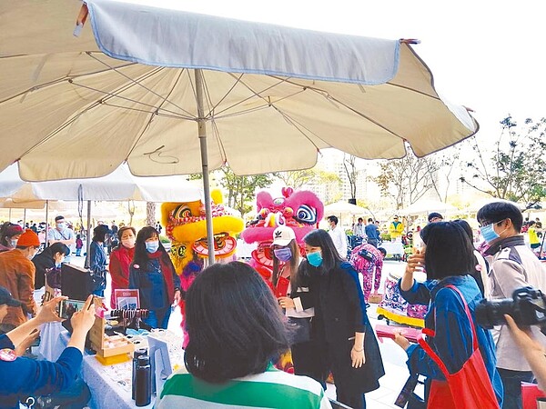 台中有建商推出「社區頭家」平台,讓住戶的興趣技能,透過業餘的「斜槓」延伸到「自主創業」。圖/業者提供