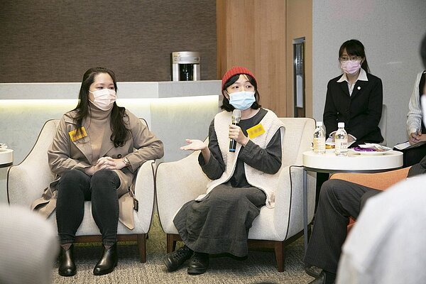 產學合作計畫不只增加學生們採訪、寫作經驗,更重要的是實踐社區傳播,讓那些辛勤耕耘付出的人能被看見。圖/永慶房產提供