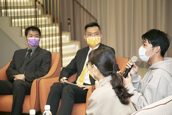 此次計畫一共產出近1200篇作品,鼓勵學生們走入街坊貼近社區,報導最「在地味」的故事。圖/永慶房產提供