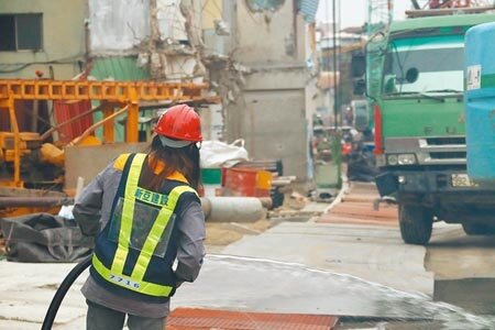 今年第4季完成50件公建案,件數上已創下歷史新高。圖為施工示意圖。(本報資料照片)