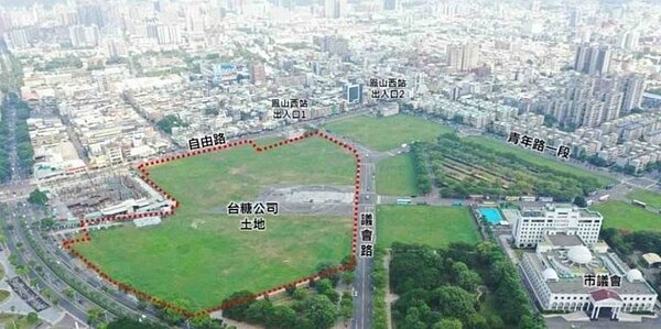 全台最大的地上權住宅重鎮、鳳山福誠段,卻不在土銀承辦的行政區範圍,令建商難掩失落。圖為鳳山台糖土地。圖/中時電子報