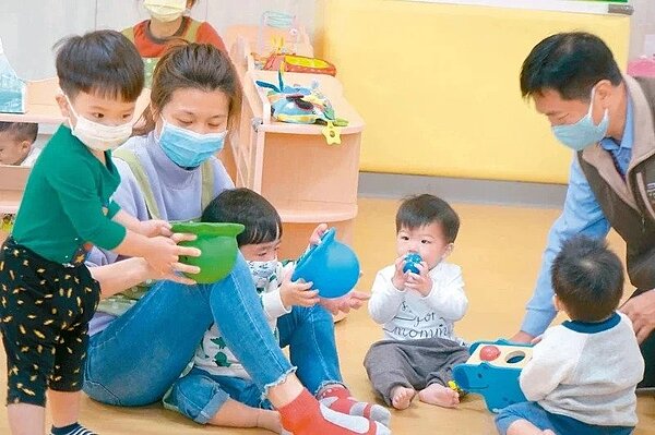 台中市年輕夫妻大嘆公托難覓,台中市社會局表示,目前已找到50處適合開辦公托地點。圖/聯合資料照片