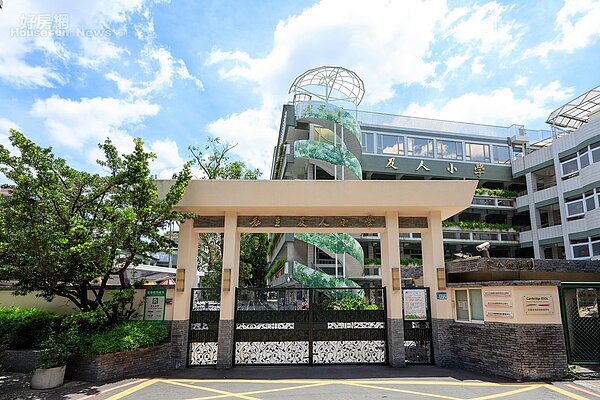 優質私立小學及人國小也在文化路上。圖/蕭永木攝