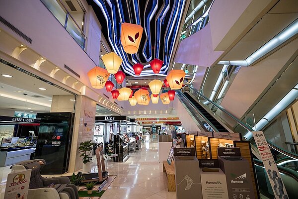 購物逛街都便利的比漾廣場。圖/蕭永木攝