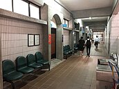 已婚富商贈七期豪宅反悔　設計師求履行法院不准