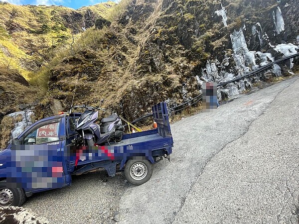 台14甲線武嶺至松雪樓「水晶宮」路段路面結冰，今天共發生5起機車自摔事故。圖／讀者提供