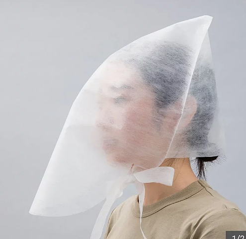 日本服飾店會提供頭套給試穿的顧客。 圖/擷自Twitter@teamfuwafuwa