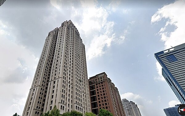 台中市七期豪宅「聯聚方庭」在內政部公佈實價資訊中,今年竟出現賠售資訊,6樓戶於9月以4800萬元成交,賣方在2017以5250萬元入手,持有4年轉手,賠售450萬。圖/google map