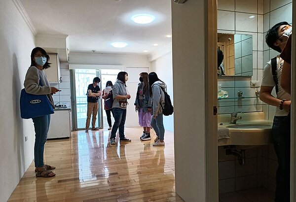 今年台灣金聯平價屋銷售情況相當熱絡,不管是網站看屋的人流量及現場看屋的人數均較往年為多。圖/台灣金聯提供