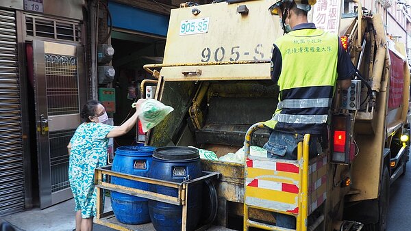 桃園將利用廚餘處理優勢,與北台灣縣市交換垃圾處理量,若以1:1比例交換,桃園每天約有227噸垃圾可由外縣市處理。圖/環保局提供